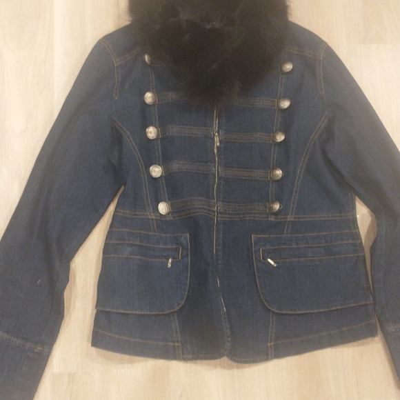 Sexy military style jean jacket with removable faux fur collar - Picture 2 of 7